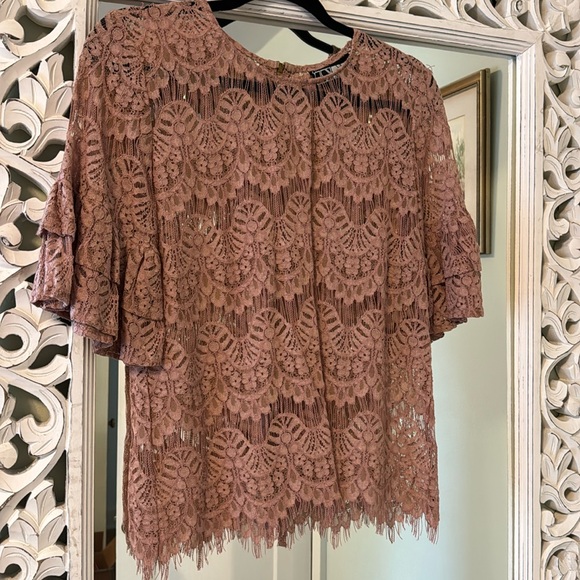 Pale pink lacey bell sleeve top - Picture 1 of 5